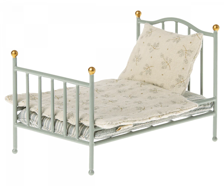 Vintage Bed- Mint