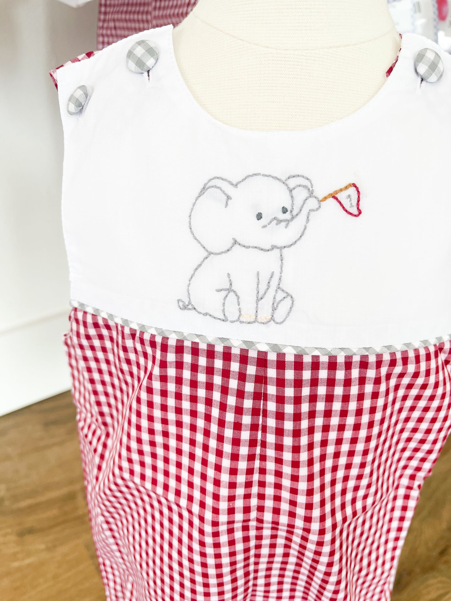 Elephant Emb. Shortall