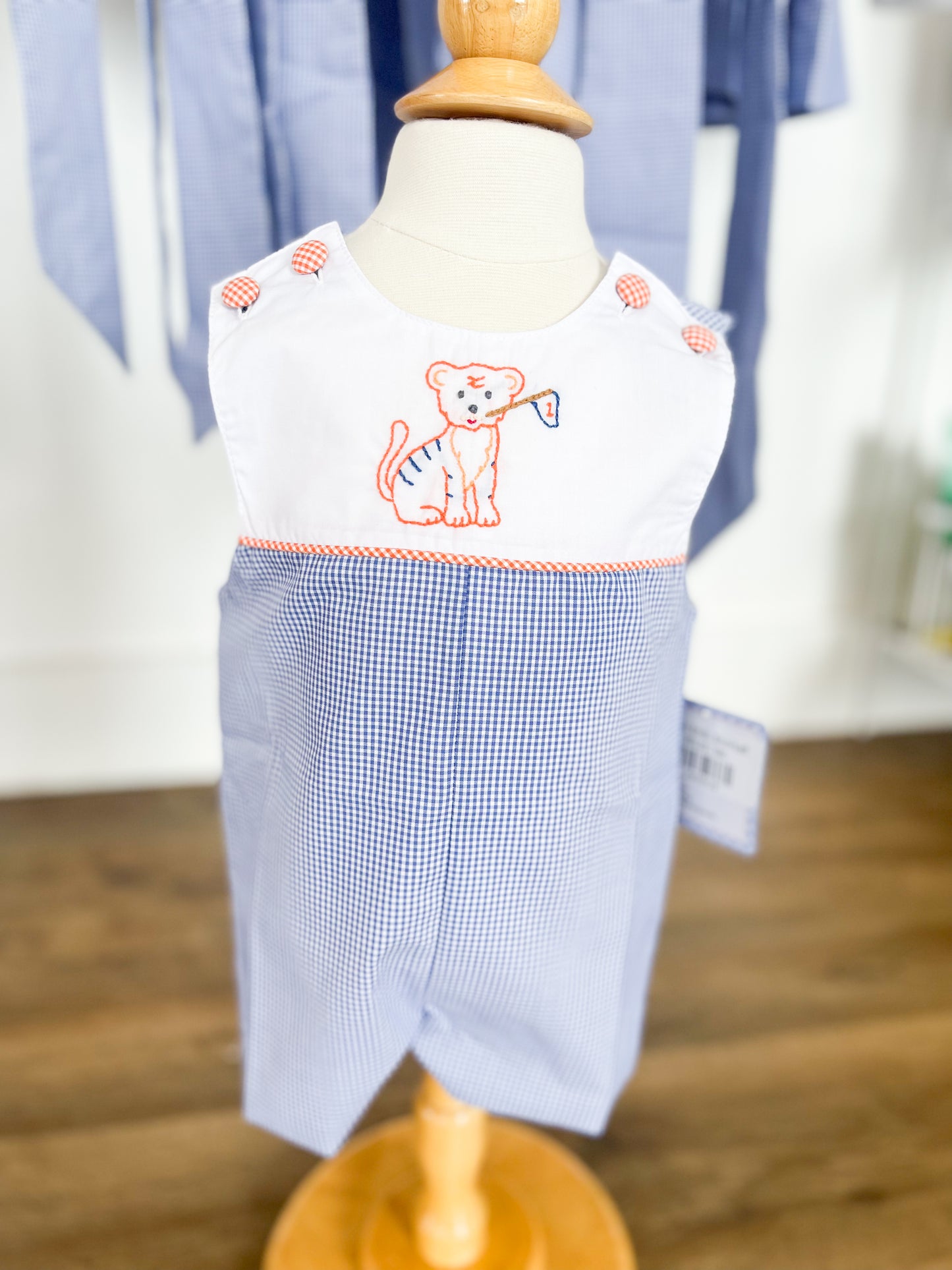 Tiger Emb. Shortall