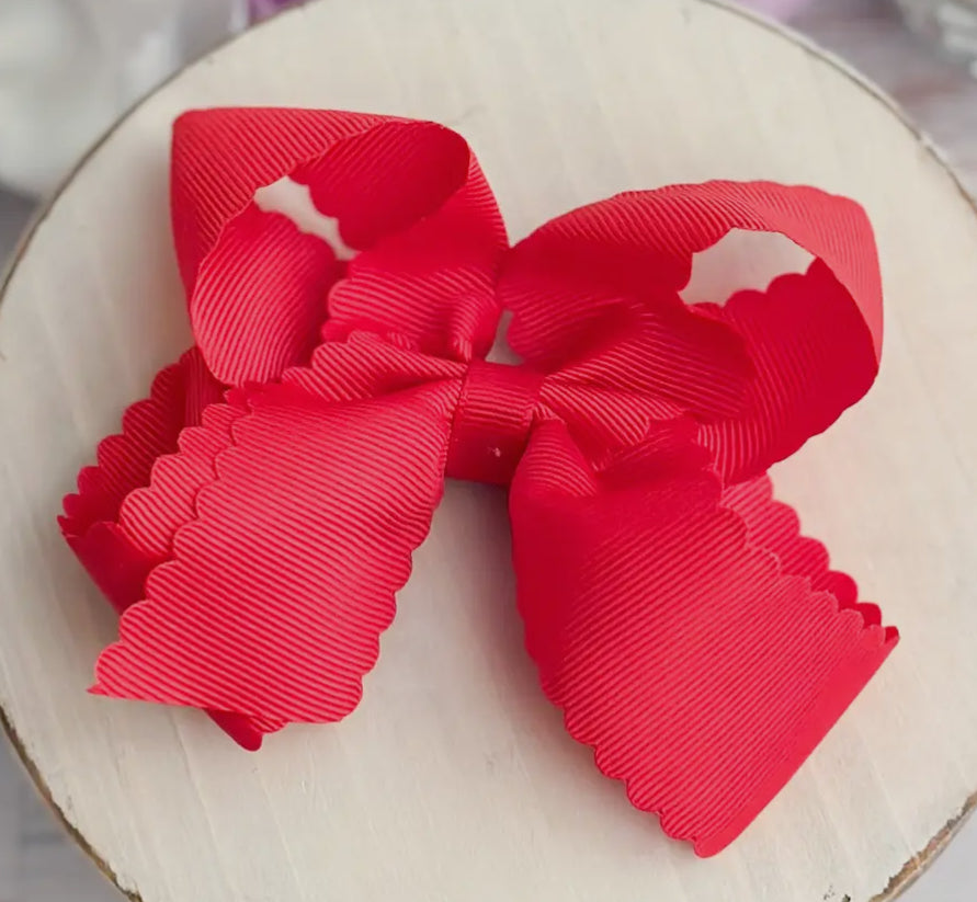 Classic Scalloped Bow 4.5"
