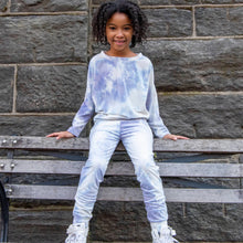 Load image into Gallery viewer, Slouchy Sweatshirt Lavender Velvet